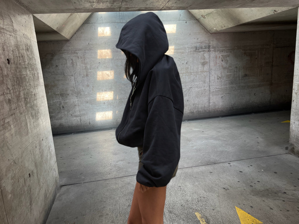 ZIP UP